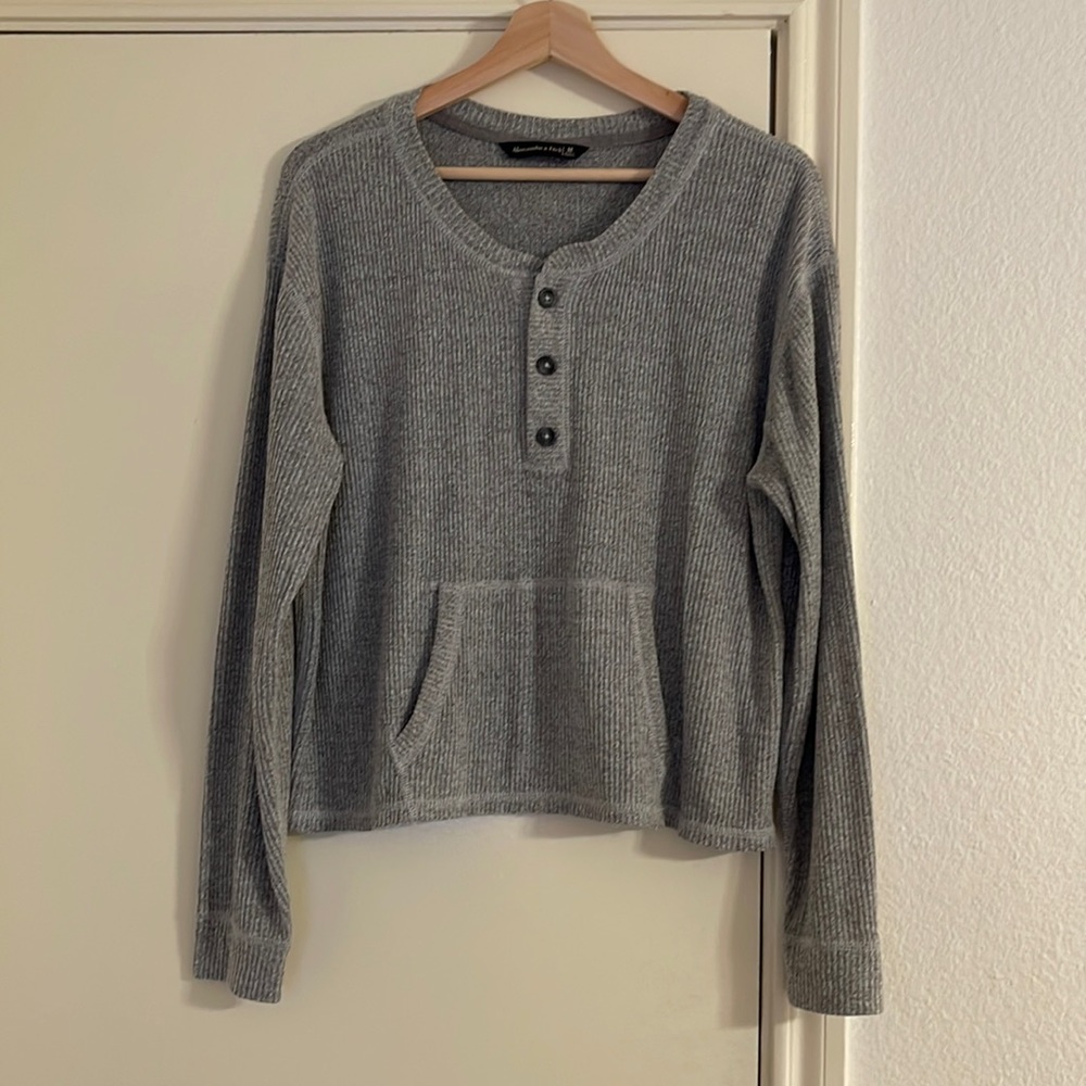 Grey cropped Henley